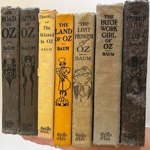 7 vintage OZ books.